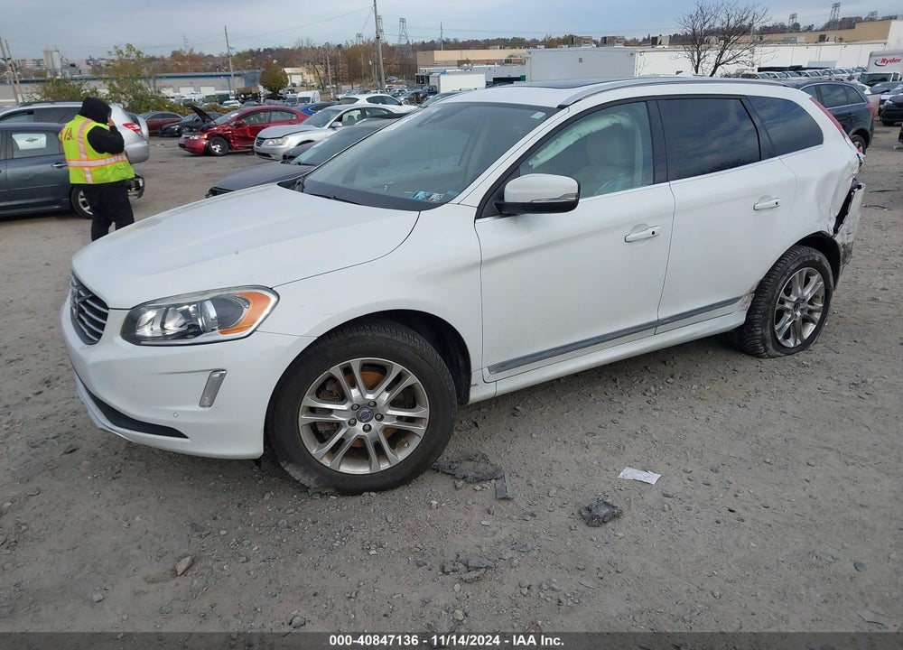 2015 VOLVO XC60 T5 PREMIER VIN: YV440MDK5F2675387