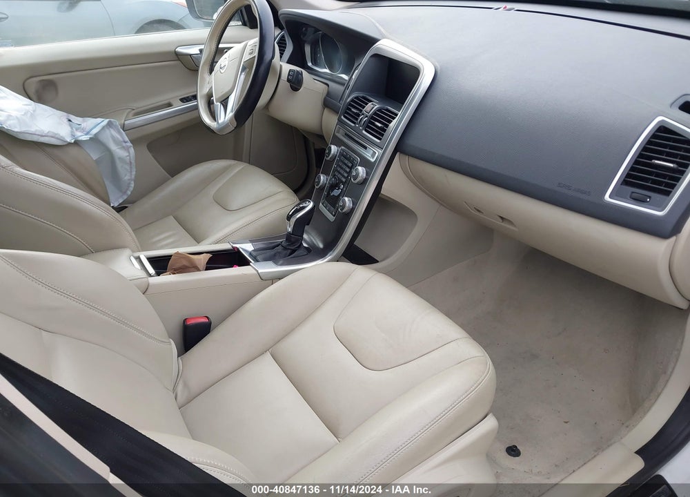 2015 VOLVO XC60 T5 PREMIER VIN: YV440MDK5F2675387