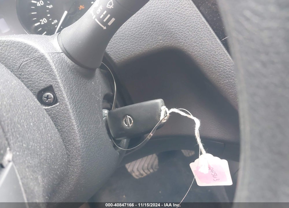 2018 NISSAN ROGUE S VIN: KNMAT2MV5JP501455