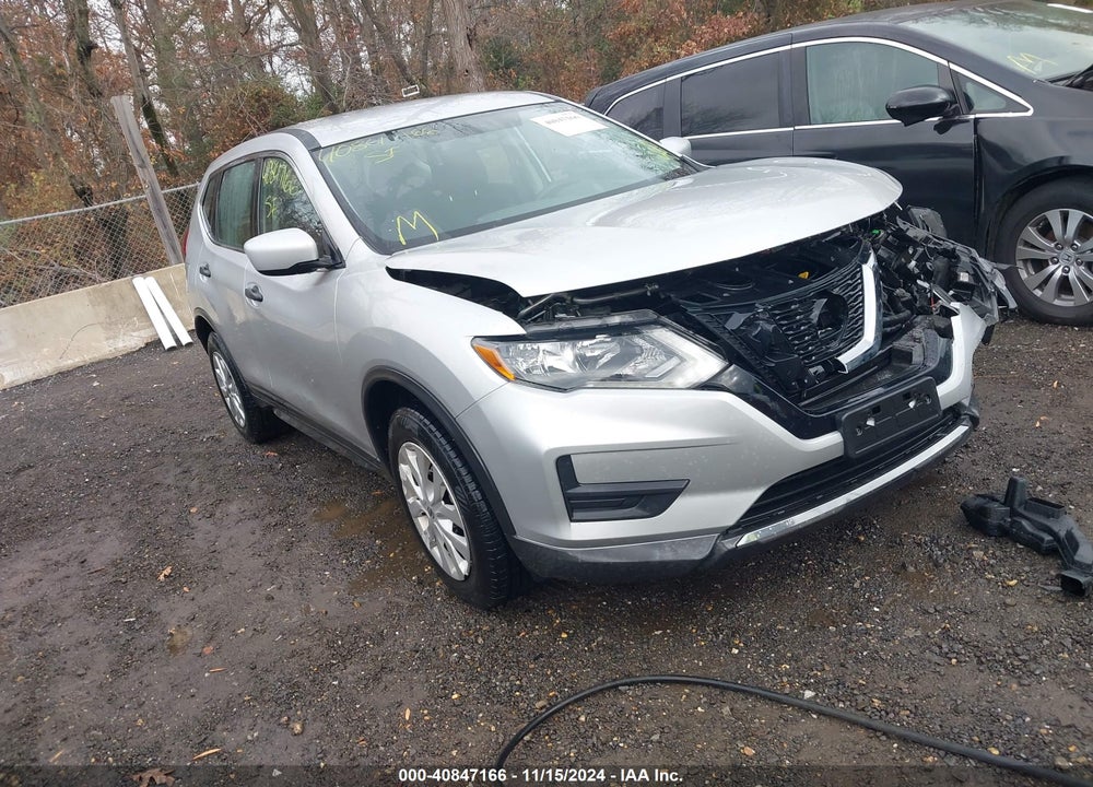 2018 NISSAN ROGUE S VIN: KNMAT2MV5JP501455