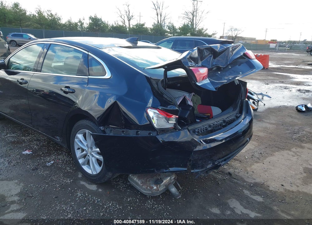 2018 CHEVROLET MALIBU LT VIN: 1G1ZD5ST3JF215203
