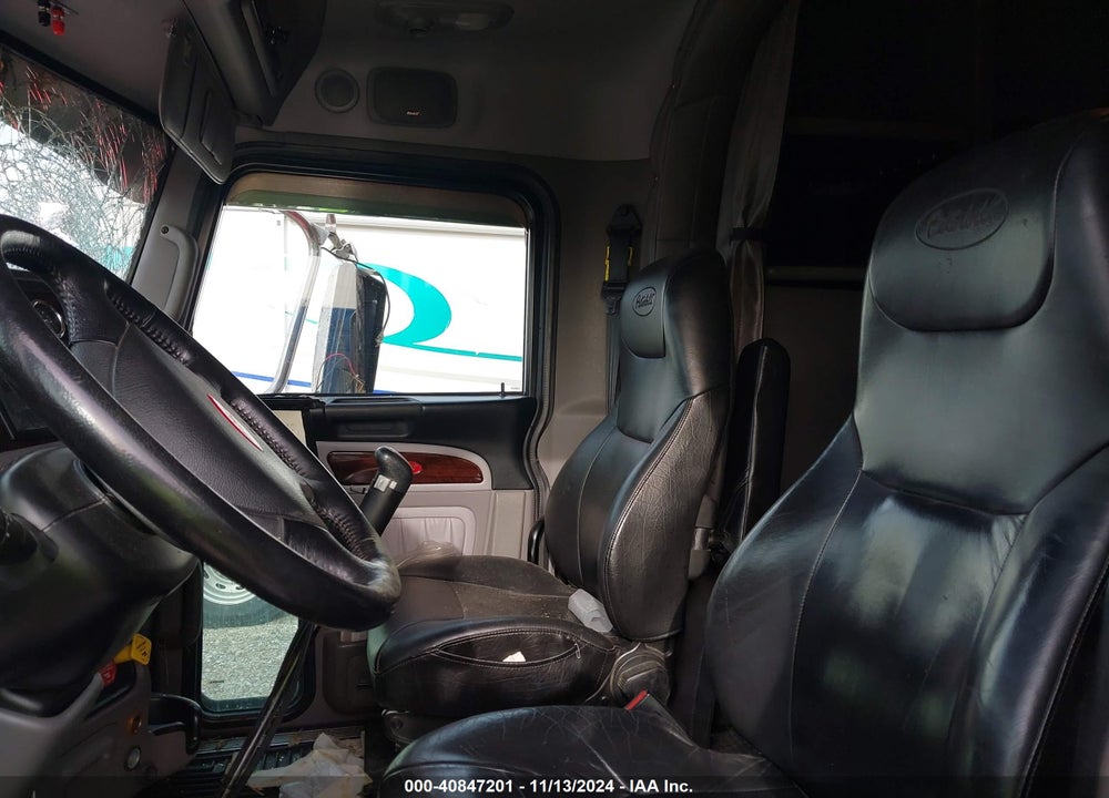 2019 PETERBILT 389 VIN: 1XPXD49X2KD629117