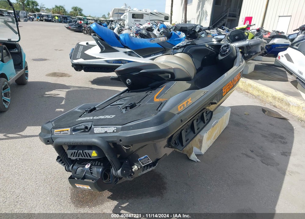 2022 SEADOO GTX 230 LIMITED VIN: YDV75281D222