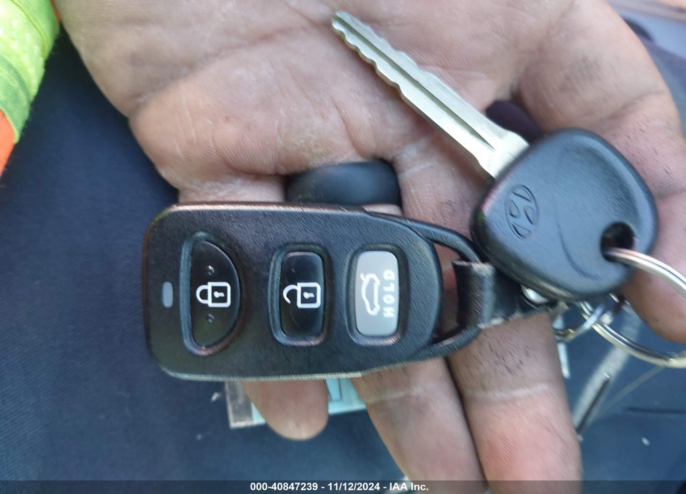 2020 HYUNDAI ELANTRA SEL VIN: KMHD84LF2LU927429
