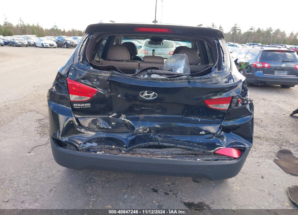 2015 HYUNDAI TUCSON SE VIN: KM8JUCAG7FU088709
