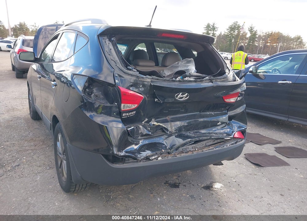2015 HYUNDAI TUCSON SE VIN: KM8JUCAG7FU088709