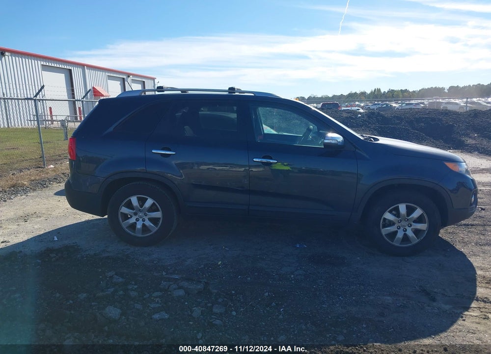 2013 KIA SORENTO LX VIN: 5XYKT3A66DG322971