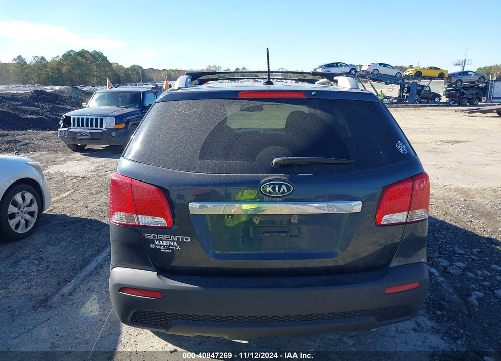 2013 KIA SORENTO LX VIN: 5XYKT3A66DG322971