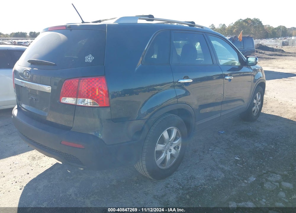 2013 KIA SORENTO LX VIN: 5XYKT3A66DG322971