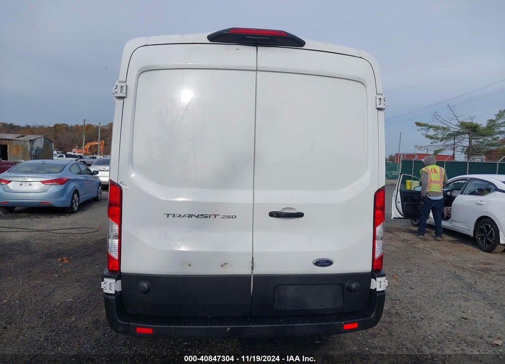2022 FORD TRANSIT-250 CARGO VAN VIN: 1FTBR1C8XNKA26218