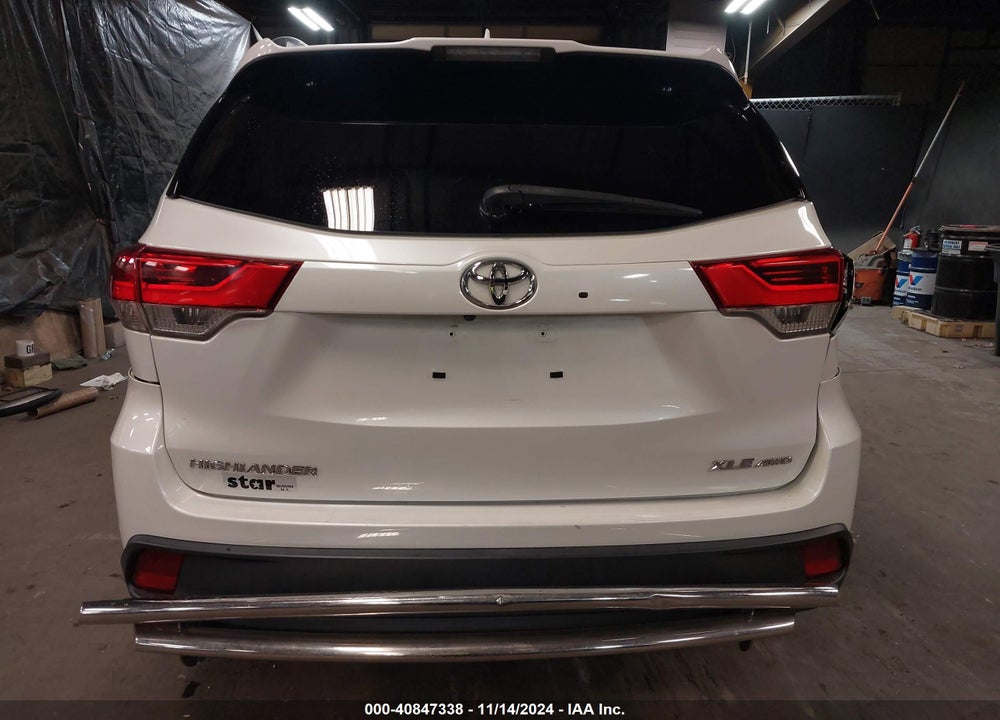 2019 TOYOTA HIGHLANDER XLE VIN: 5TDJZRFH4KS628168