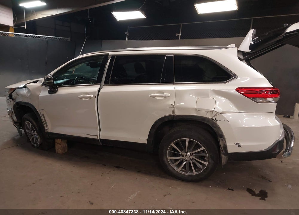 2019 TOYOTA HIGHLANDER XLE VIN: 5TDJZRFH4KS628168