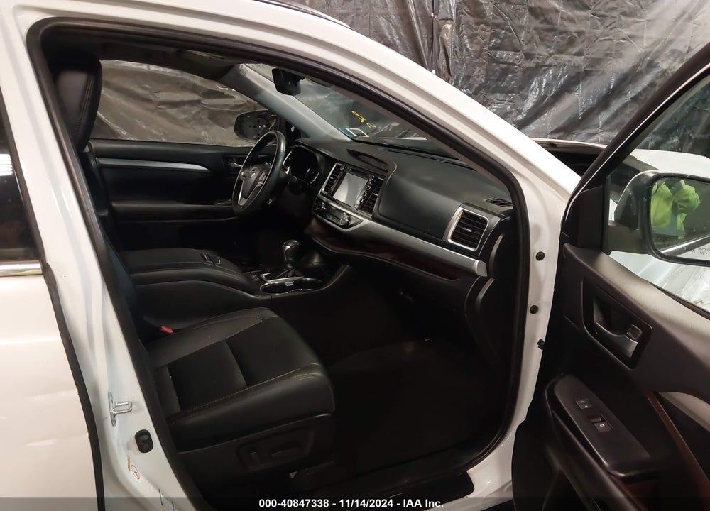 2019 TOYOTA HIGHLANDER XLE VIN: 5TDJZRFH4KS628168