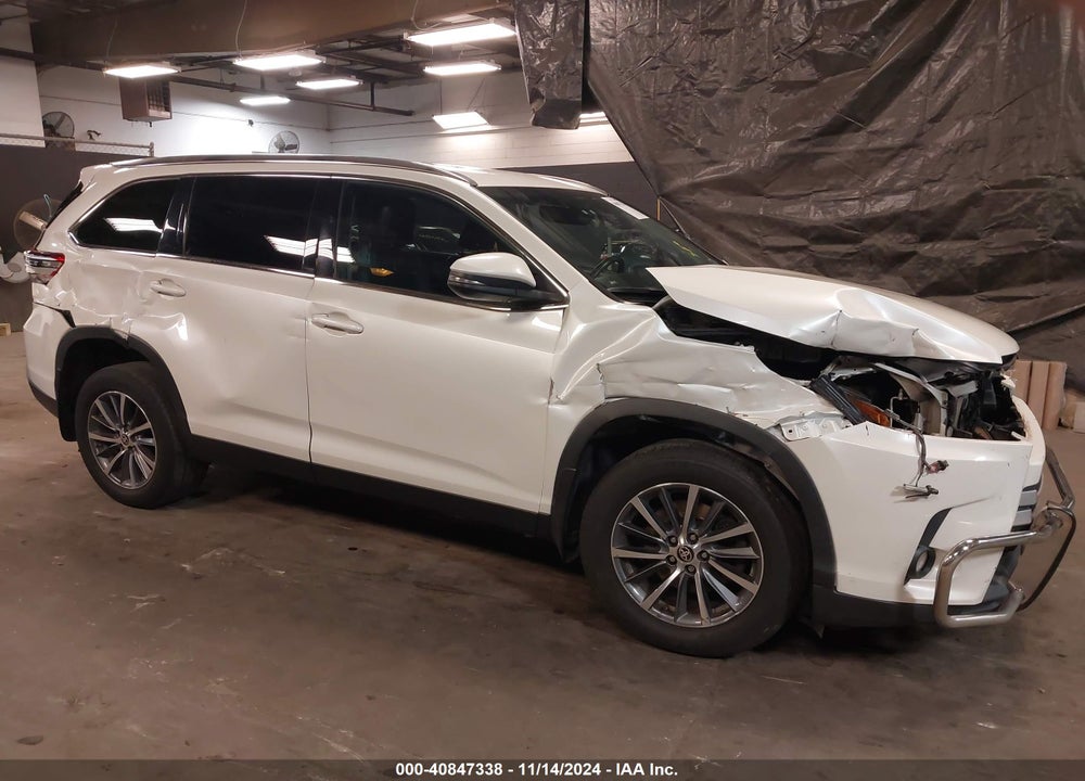 2019 TOYOTA HIGHLANDER XLE VIN: 5TDJZRFH4KS628168
