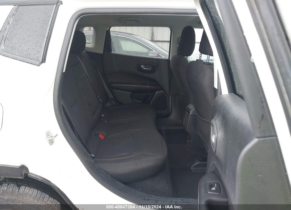 2018 JEEP COMPASS SPORT FWD VIN: 3C4NJCAB8JT438936
