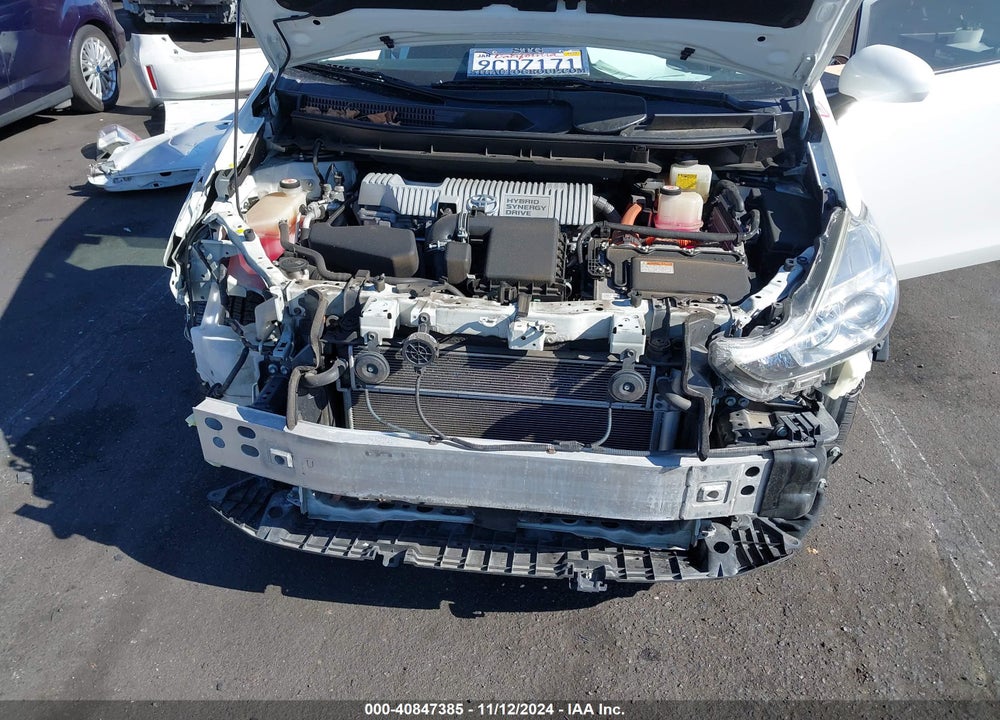 2017 TOYOTA PRIUS V TWO VIN: JTDZN3EU5HJ062991