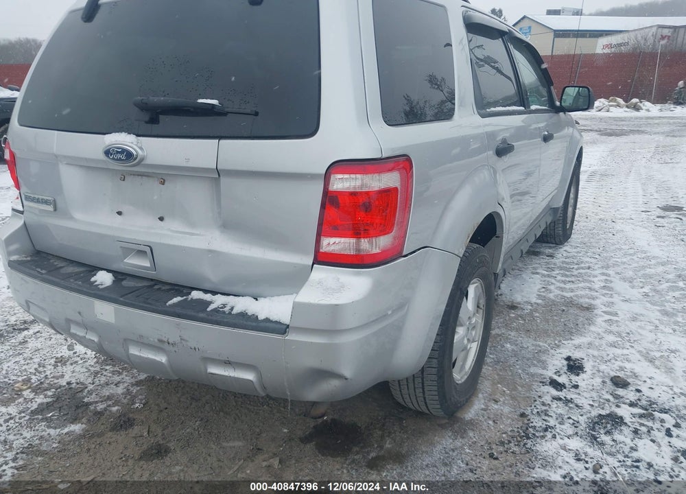 2010 FORD ESCAPE XLS VIN: 1FMCU9C7XAKD34651