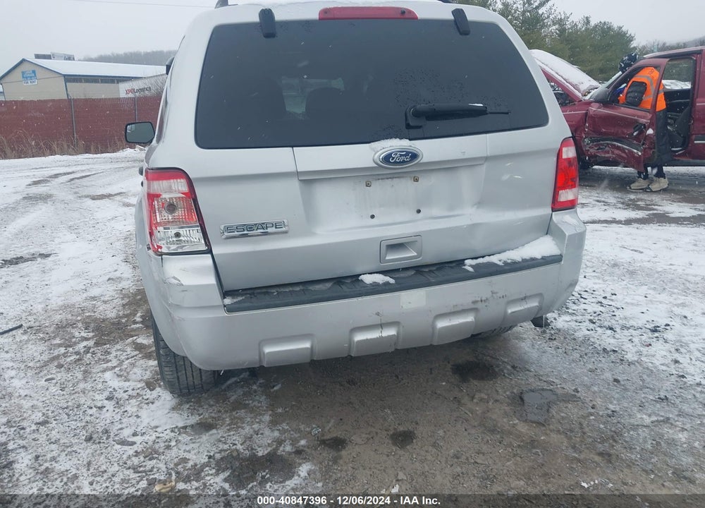 2010 FORD ESCAPE XLS VIN: 1FMCU9C7XAKD34651