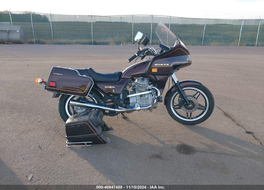 1982 HONDA GL500 I VIN: JH2PC0211CM111236