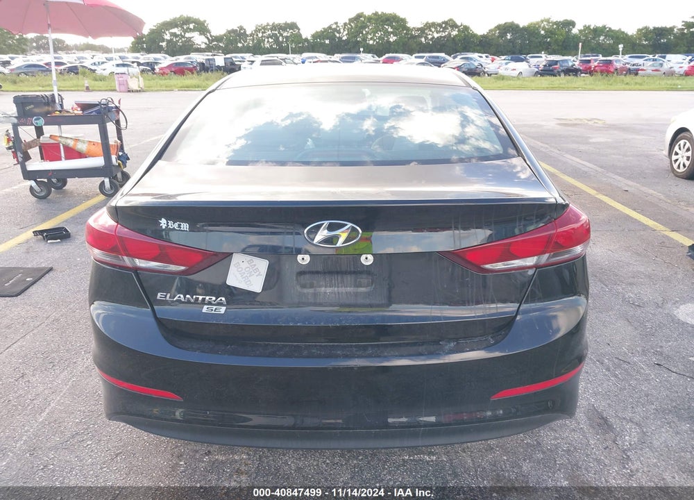 2018 HYUNDAI ELANTRA SE VIN: 5NPD74LF0JH277806