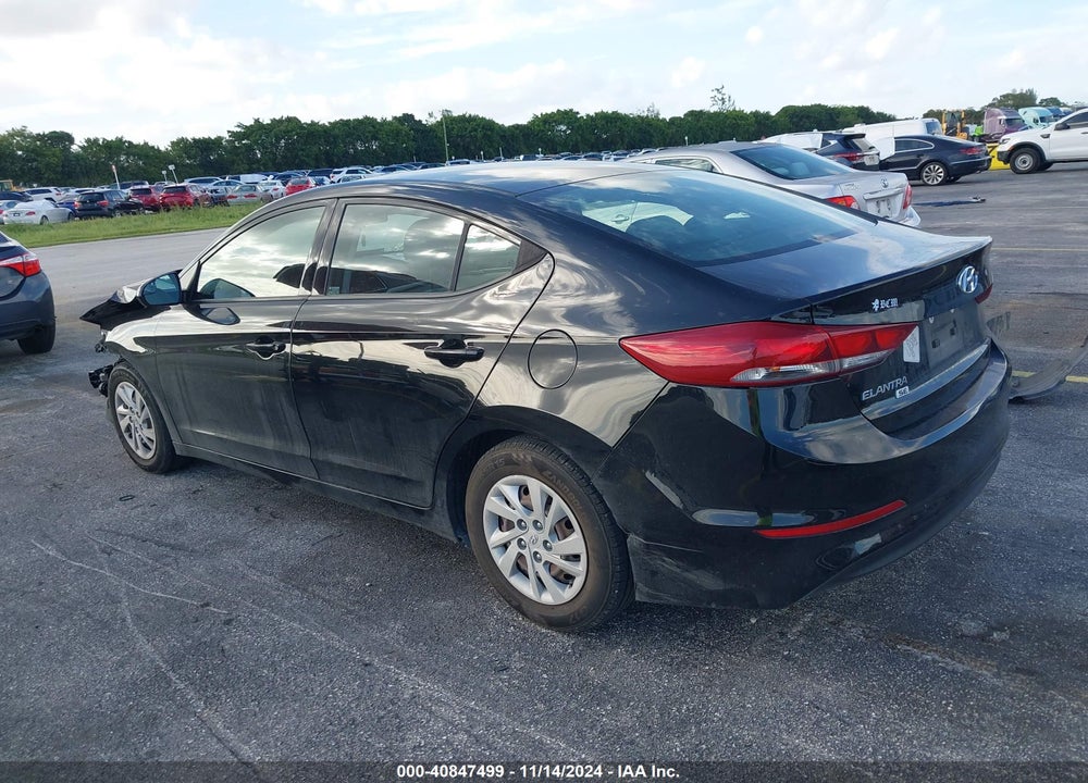 2018 HYUNDAI ELANTRA SE VIN: 5NPD74LF0JH277806