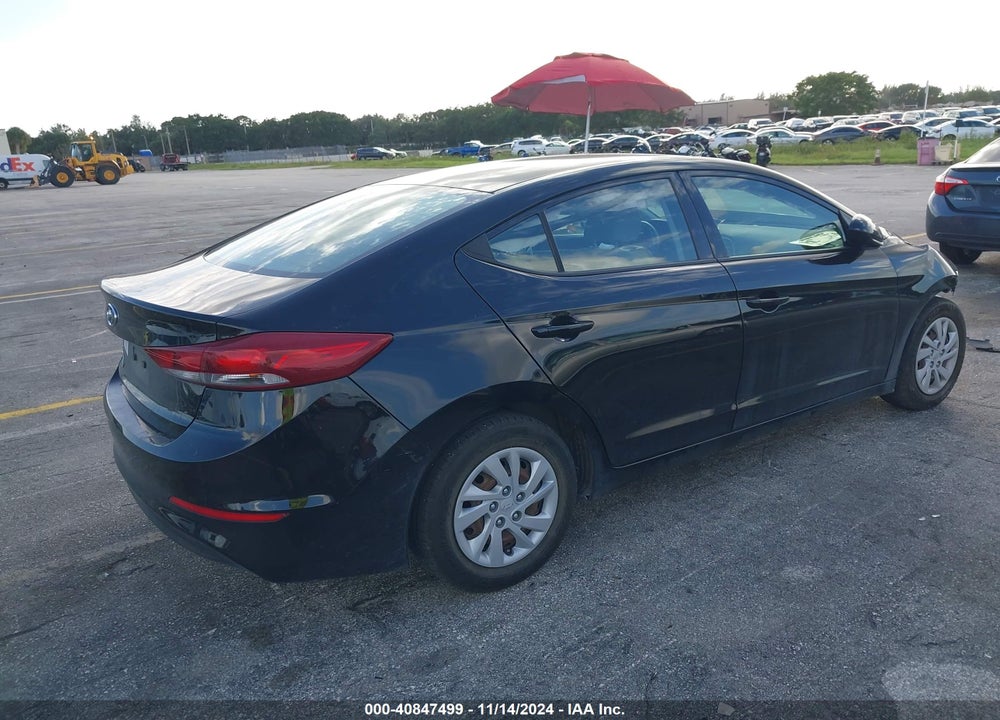 2018 HYUNDAI ELANTRA SE VIN: 5NPD74LF0JH277806