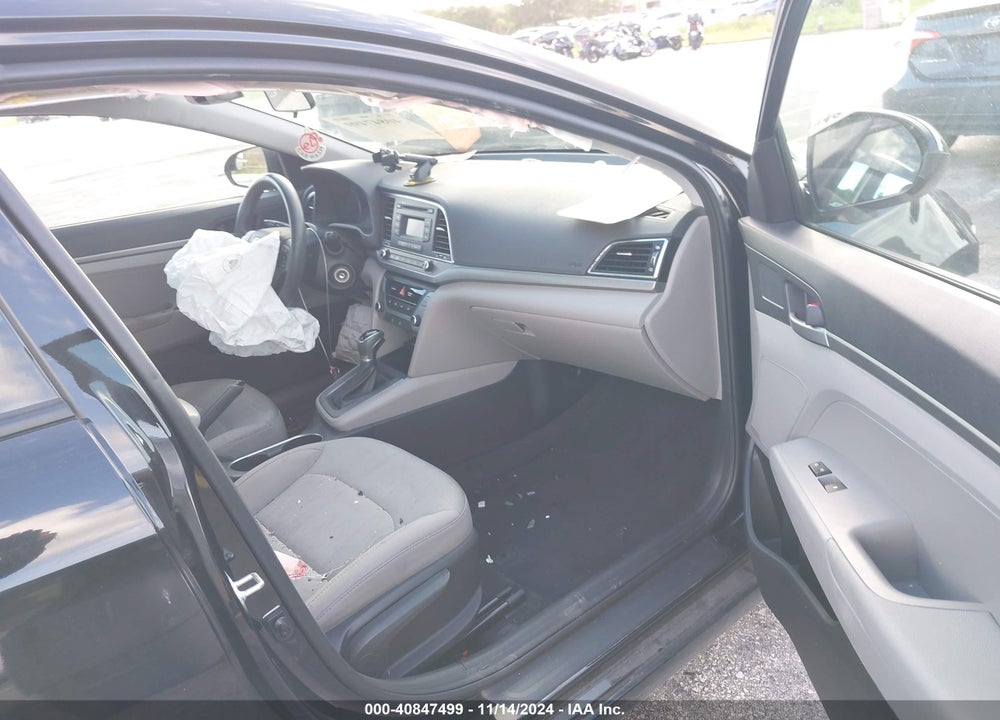 2018 HYUNDAI ELANTRA SE VIN: 5NPD74LF0JH277806