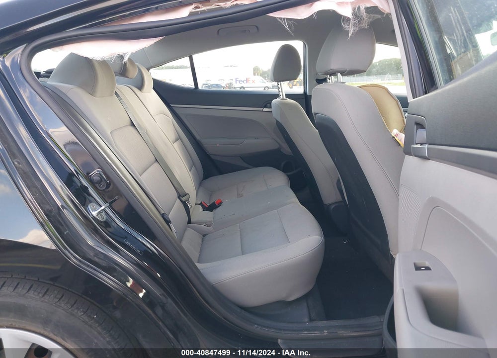2018 HYUNDAI ELANTRA SE VIN: 5NPD74LF0JH277806