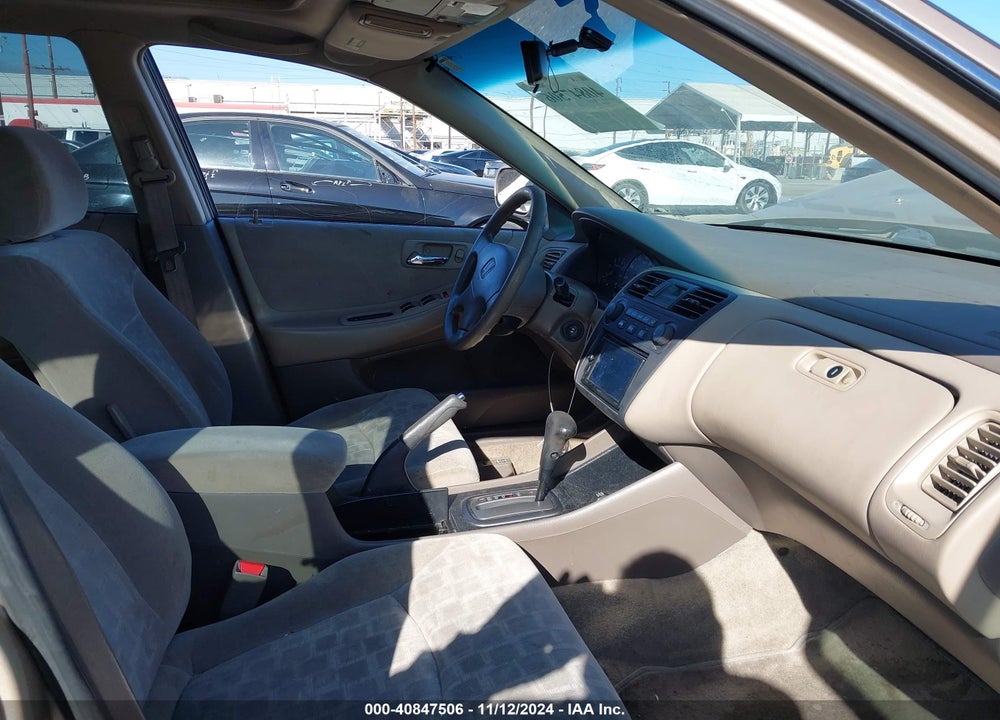 2001 HONDA ACCORD 2.3 EX VIN: 1HGCG56671A123325