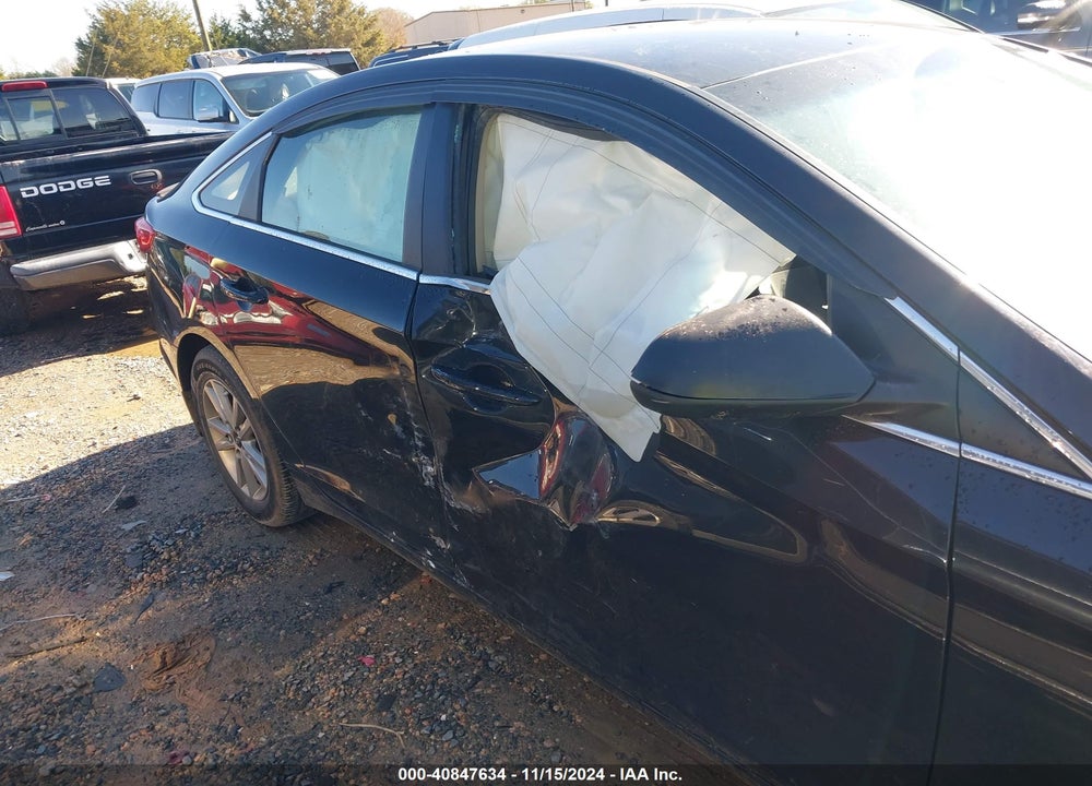 2015 HYUNDAI SONATA SE VIN: 5NPE24AF3FH256946