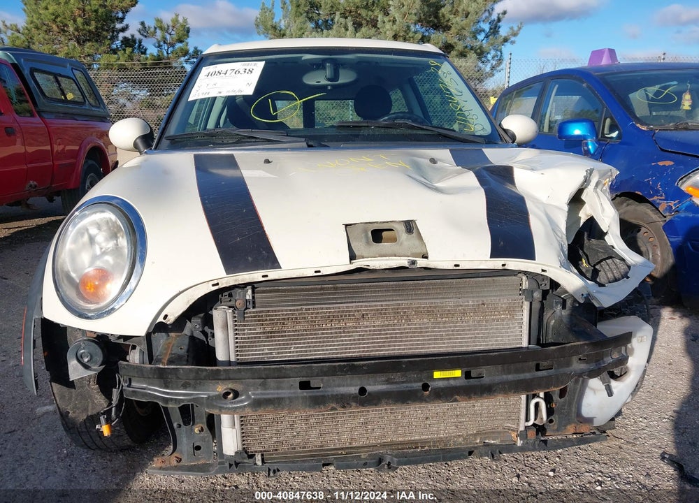 2009 MINI COOPER CLUBMAN VIN: WMWML33519TX35791