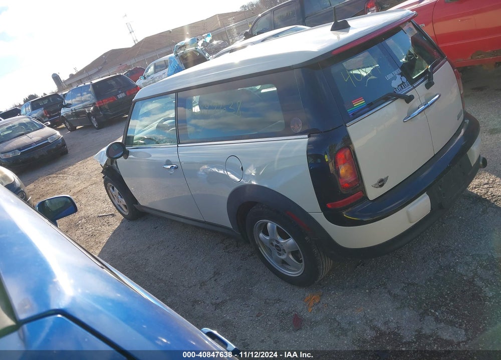 2009 MINI COOPER CLUBMAN VIN: WMWML33519TX35791
