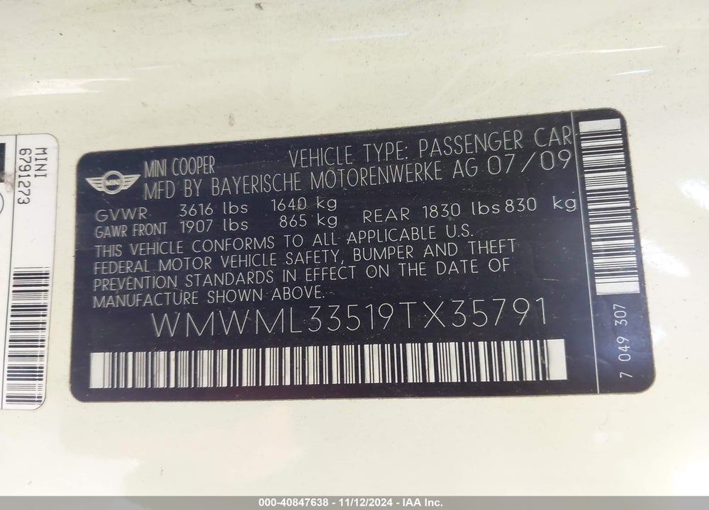 2009 MINI COOPER CLUBMAN VIN: WMWML33519TX35791