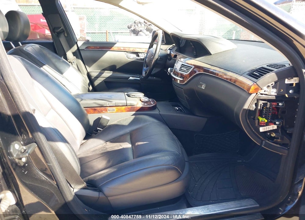 2007 MERCEDES-BENZ S 550 VIN: WDDNG71X67A034993