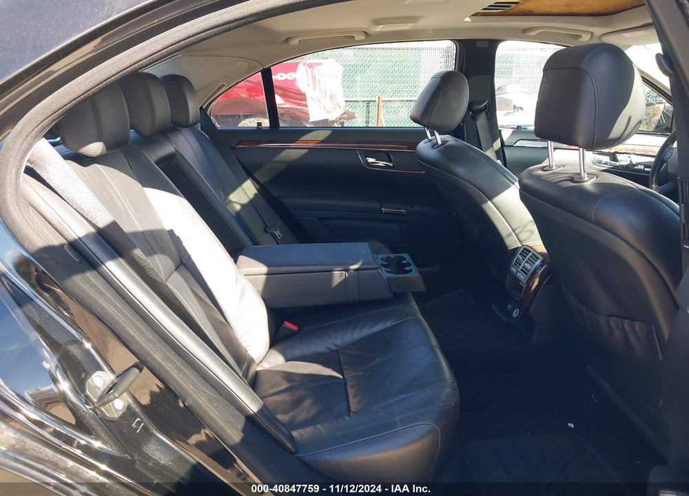 2007 MERCEDES-BENZ S 550 VIN: WDDNG71X67A034993