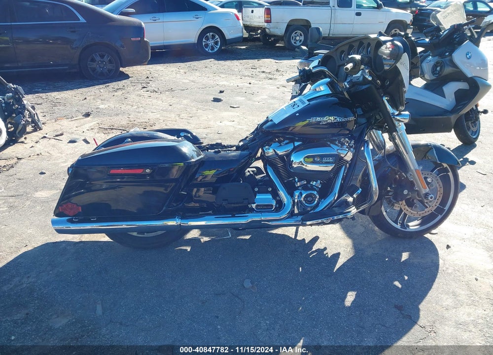 2019 HARLEY-DAVIDSON FLHX VIN: 1HD1KBC18KB629235