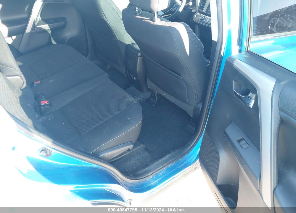 2017 TOYOTA RAV4 XLE VIN: 2T3RFREV3HW616250