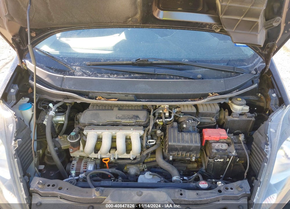 2013 HONDA FIT VIN: JHMGE8H39DC044188