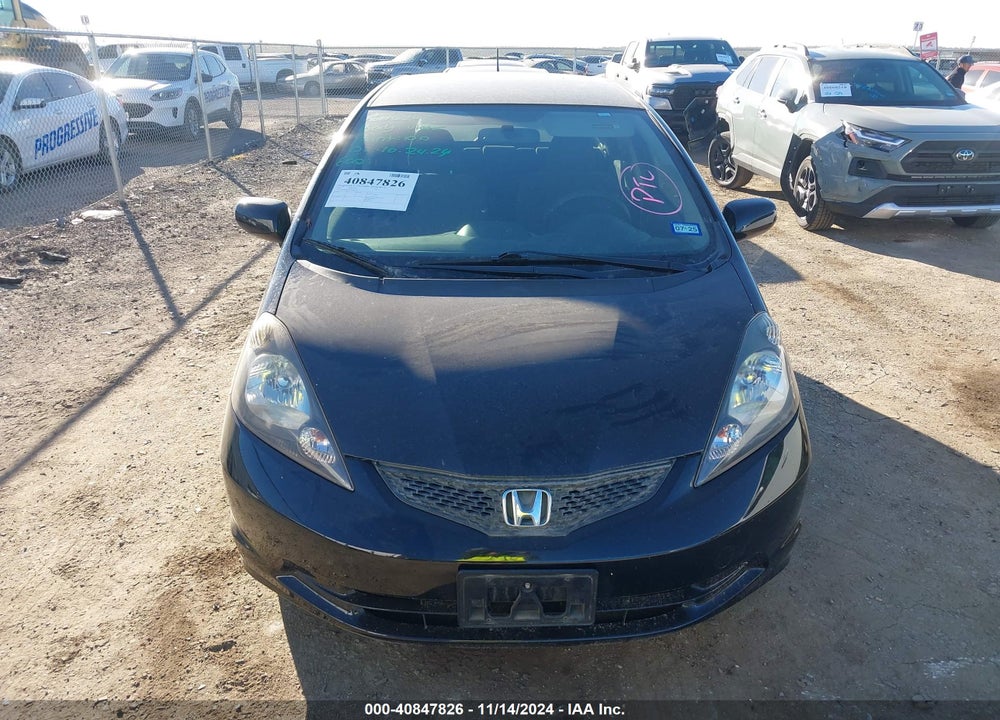2013 HONDA FIT VIN: JHMGE8H39DC044188