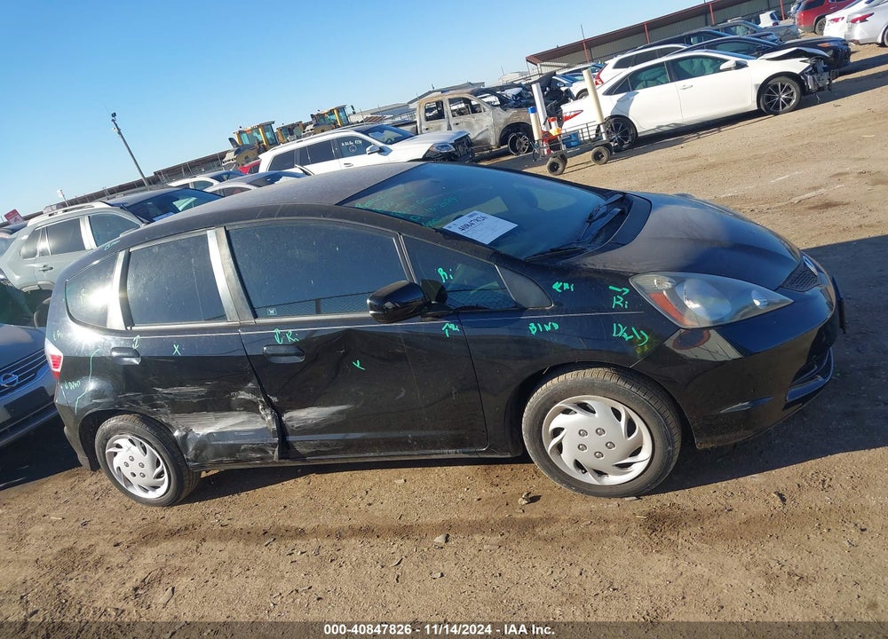 2013 HONDA FIT VIN: JHMGE8H39DC044188