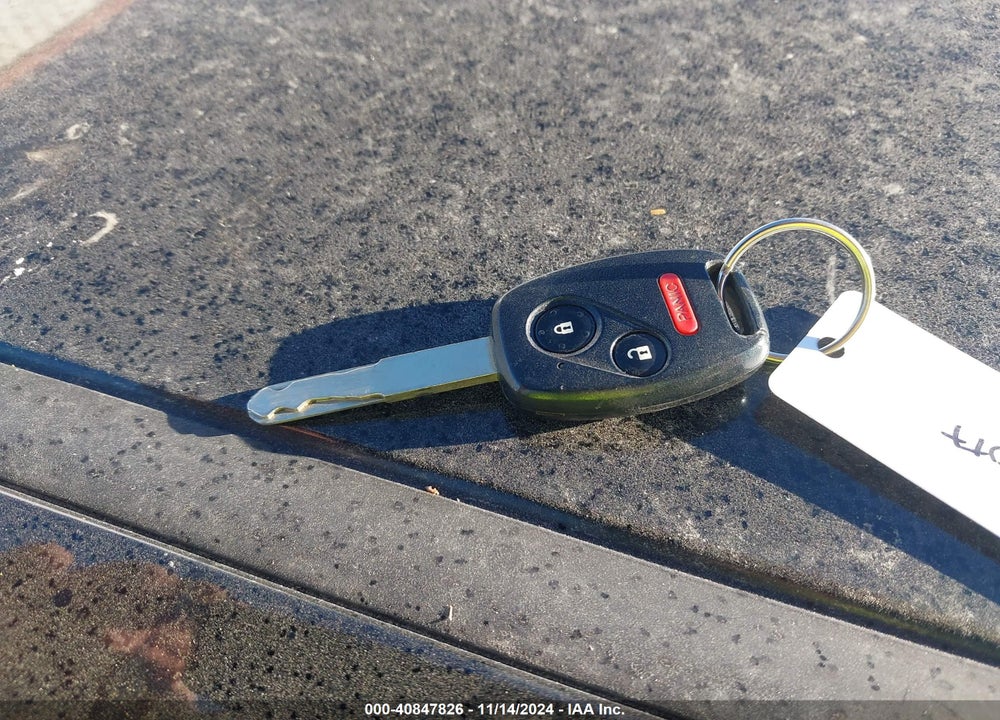 2013 HONDA FIT VIN: JHMGE8H39DC044188
