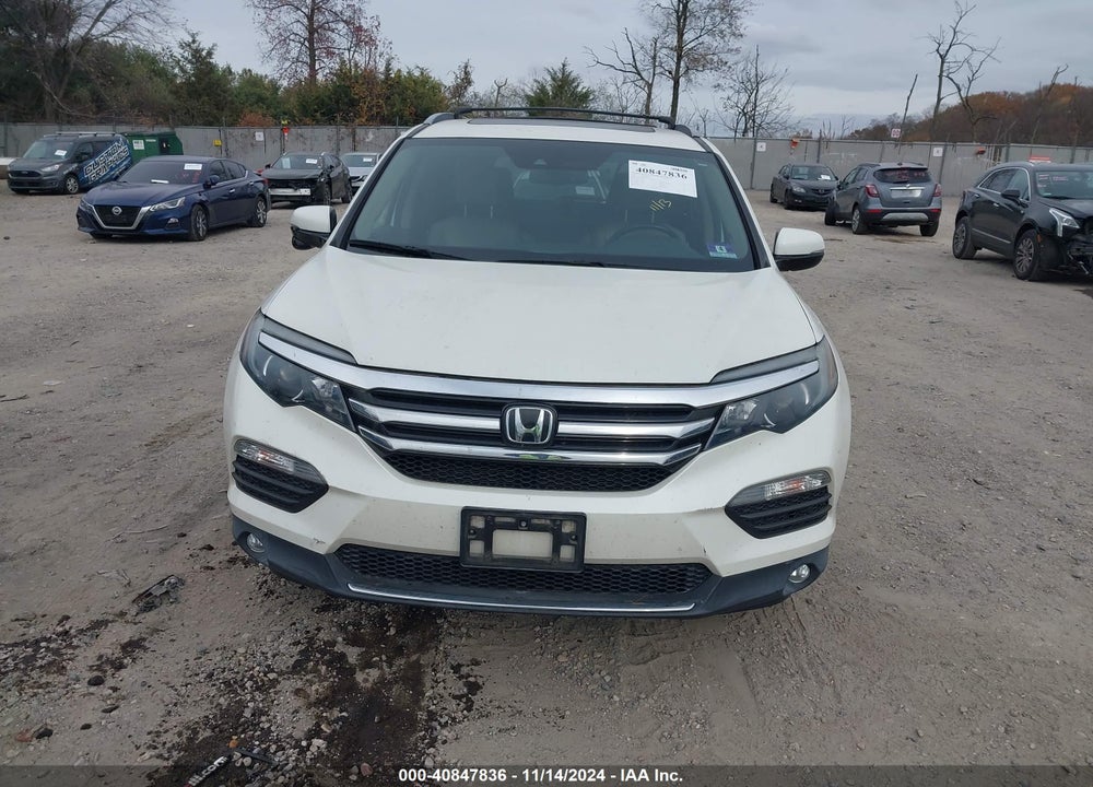 2017 HONDA PILOT TOURING VIN: 5FNYF6H94HB022281