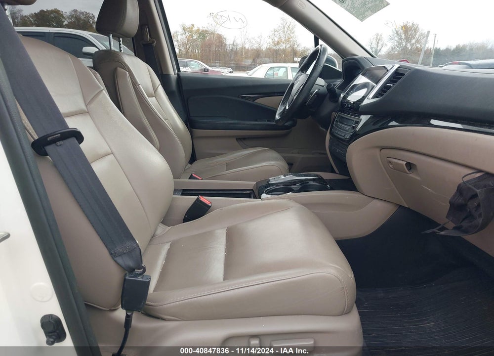2017 HONDA PILOT TOURING VIN: 5FNYF6H94HB022281