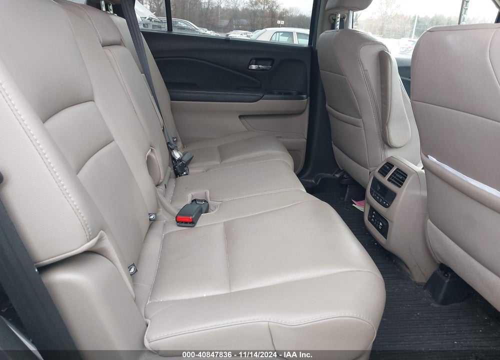 2017 HONDA PILOT TOURING VIN: 5FNYF6H94HB022281