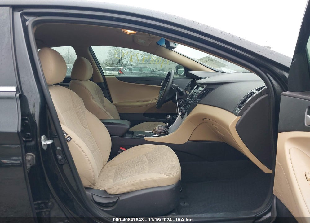 2014 HYUNDAI SONATA GLS VIN: 5NPEB4AC2EH884081