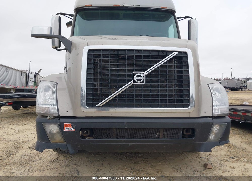 2013 VOLVO VN VNL VIN: 4V4NC9EG0DN139405