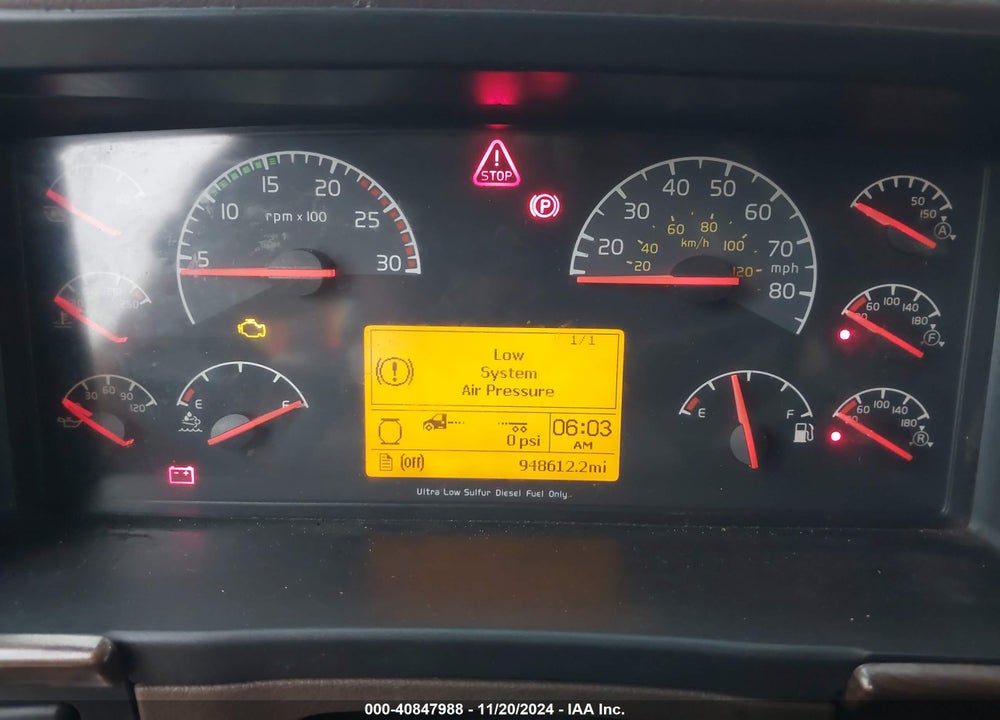 2013 VOLVO VN VNL VIN: 4V4NC9EG0DN139405