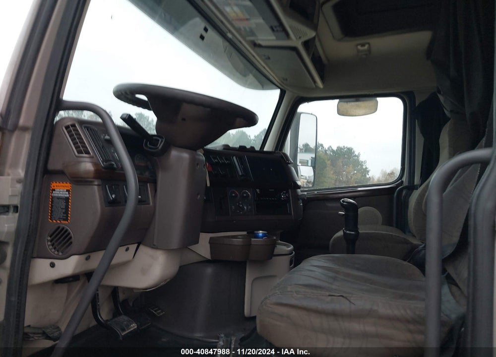 2013 VOLVO VN VNL VIN: 4V4NC9EG0DN139405