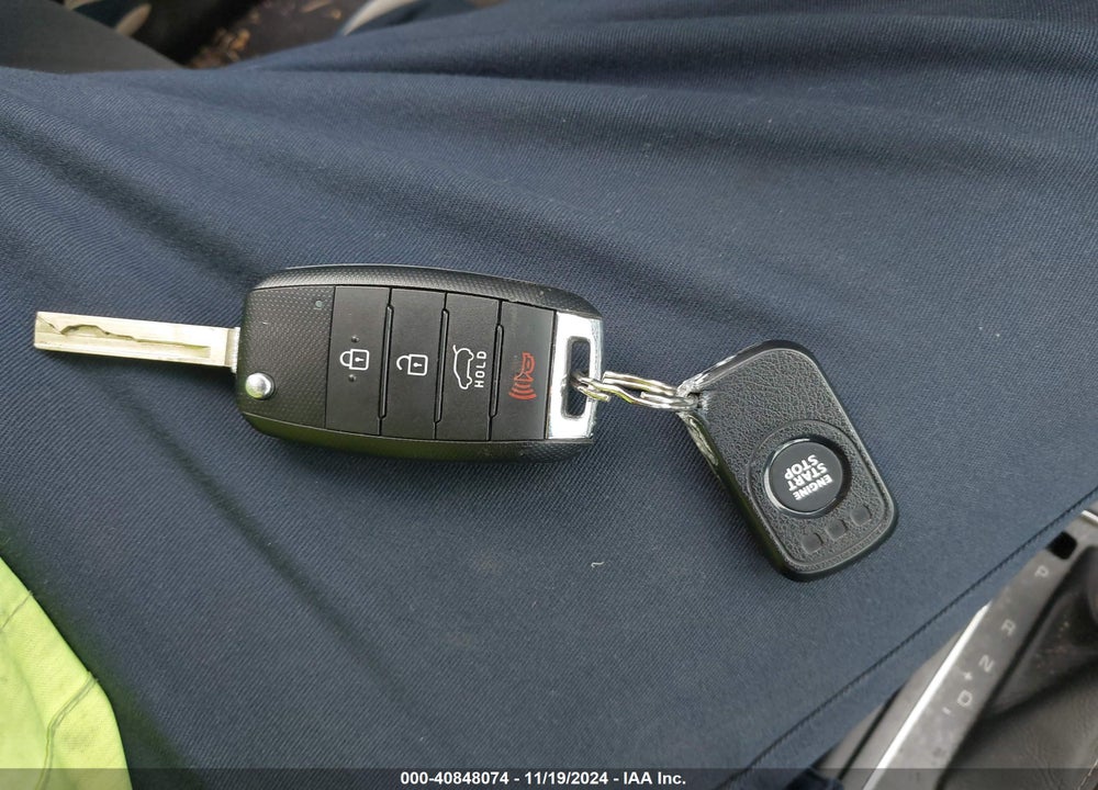 2016 KIA SORENTO 2.4L LX VIN: 5XYPGDA34GG181408