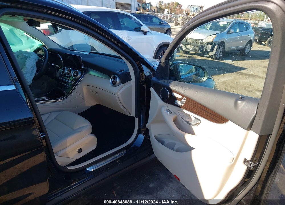 2022 MERCEDES-BENZ GLC 300 4MATIC SUV VIN: W1N0G8EB0NV392016